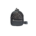 MOCHILA CON TACHAS Y CORREA SUBLIMADA.