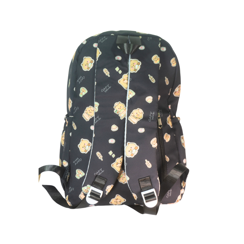 MOCHILA ESTAMPADA CAPIBARA CON LLAVERO DE PELUCHE