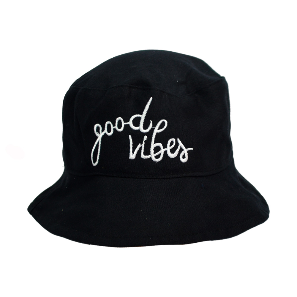 GORRO PILUSO BORDADO GOOD VIBES
