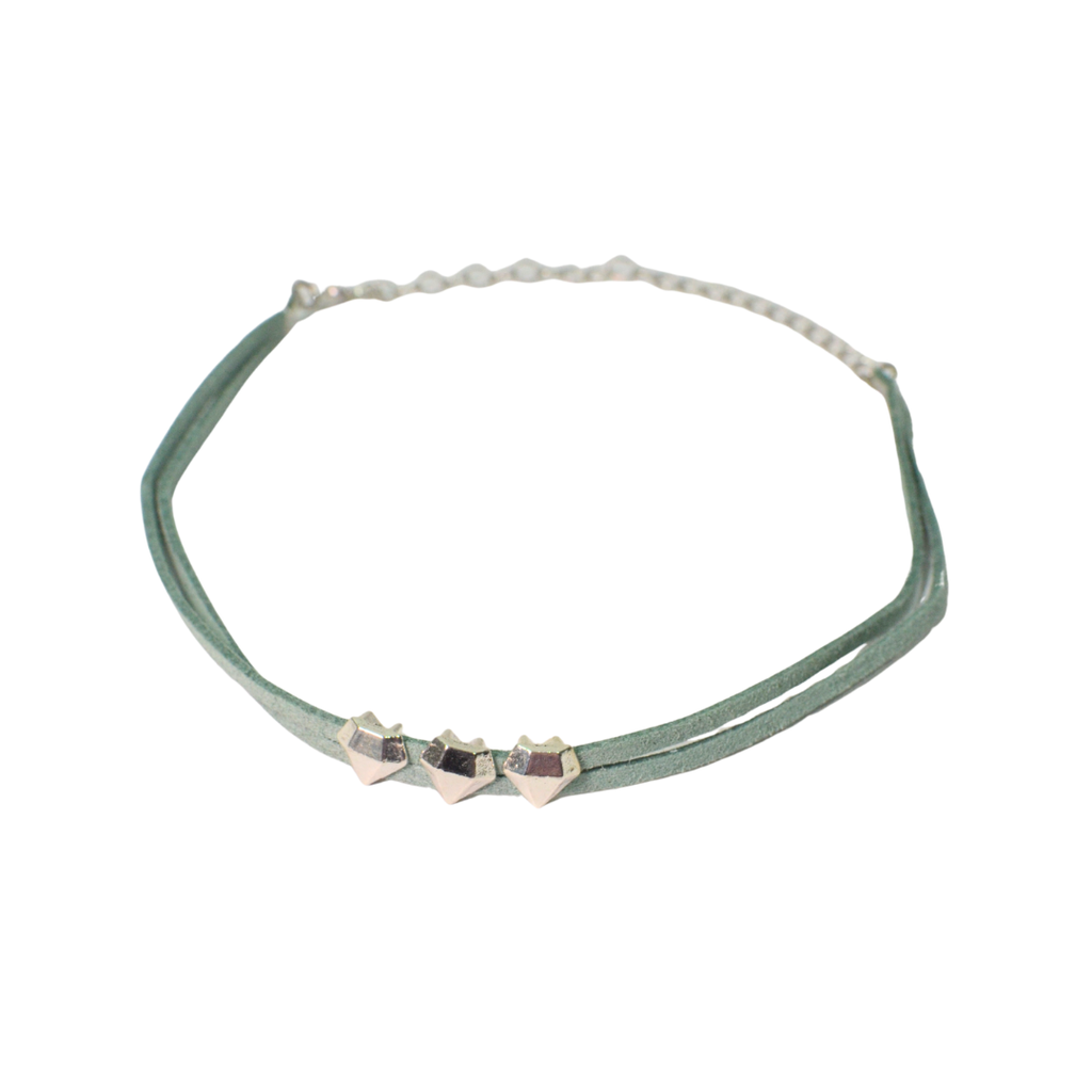 CHOKER CON DETALLES EN PLATEADO