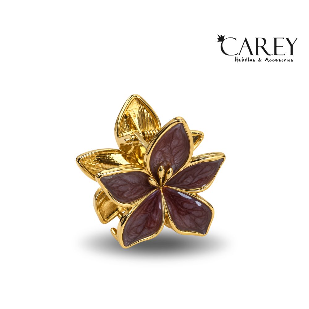 BROCHE CON DISEÑO DE FLOR