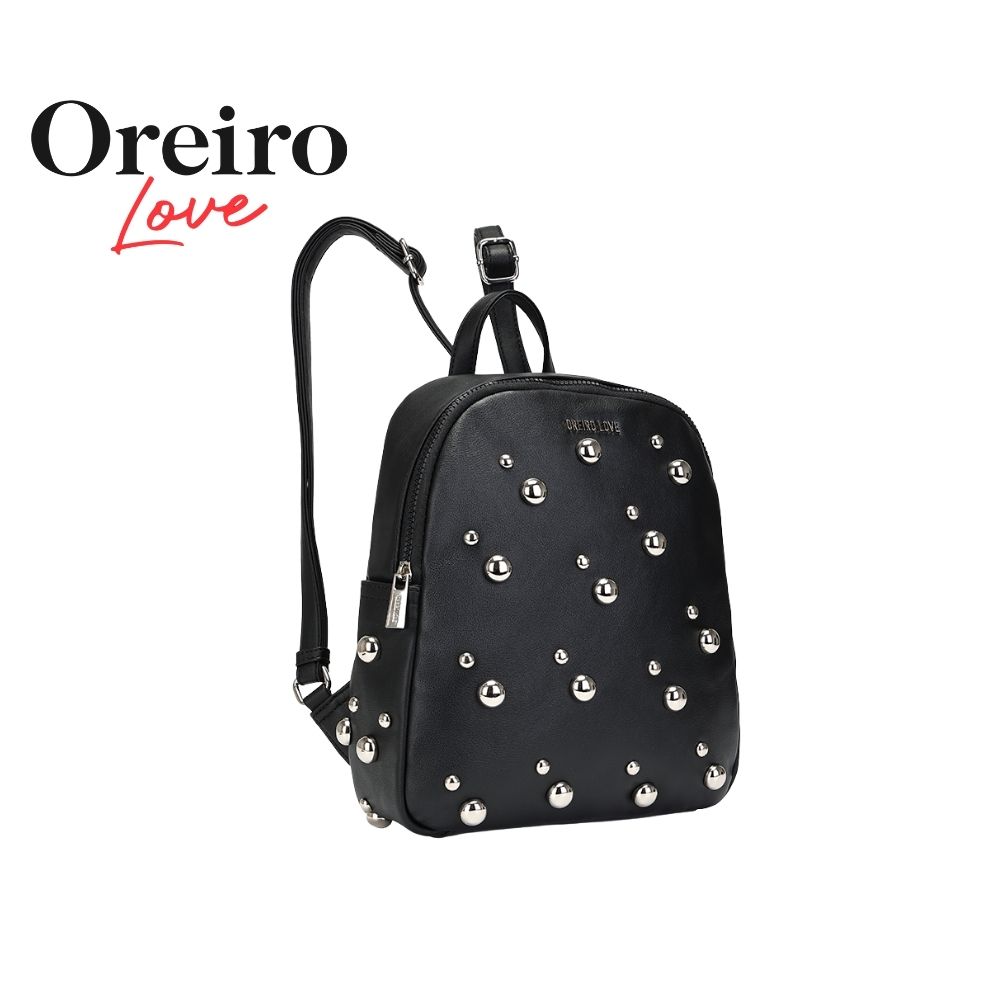 MOCHILA URBANA CON TACHAS OREIRO LOVE